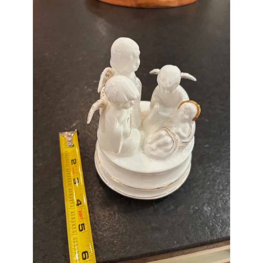 Vintage White Porcelain Nativity Music Box Angels Baby Jesus Gold Trim 22947